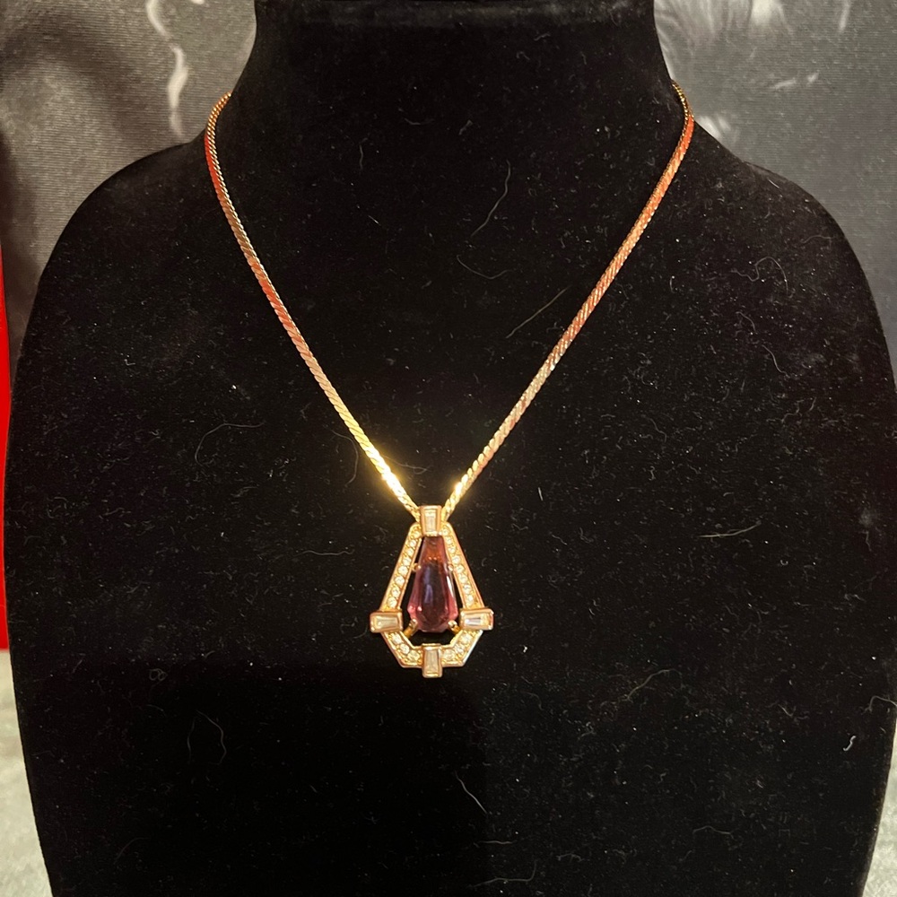 Christian Dior Elegant Gold and Purple Pendant necklace like new